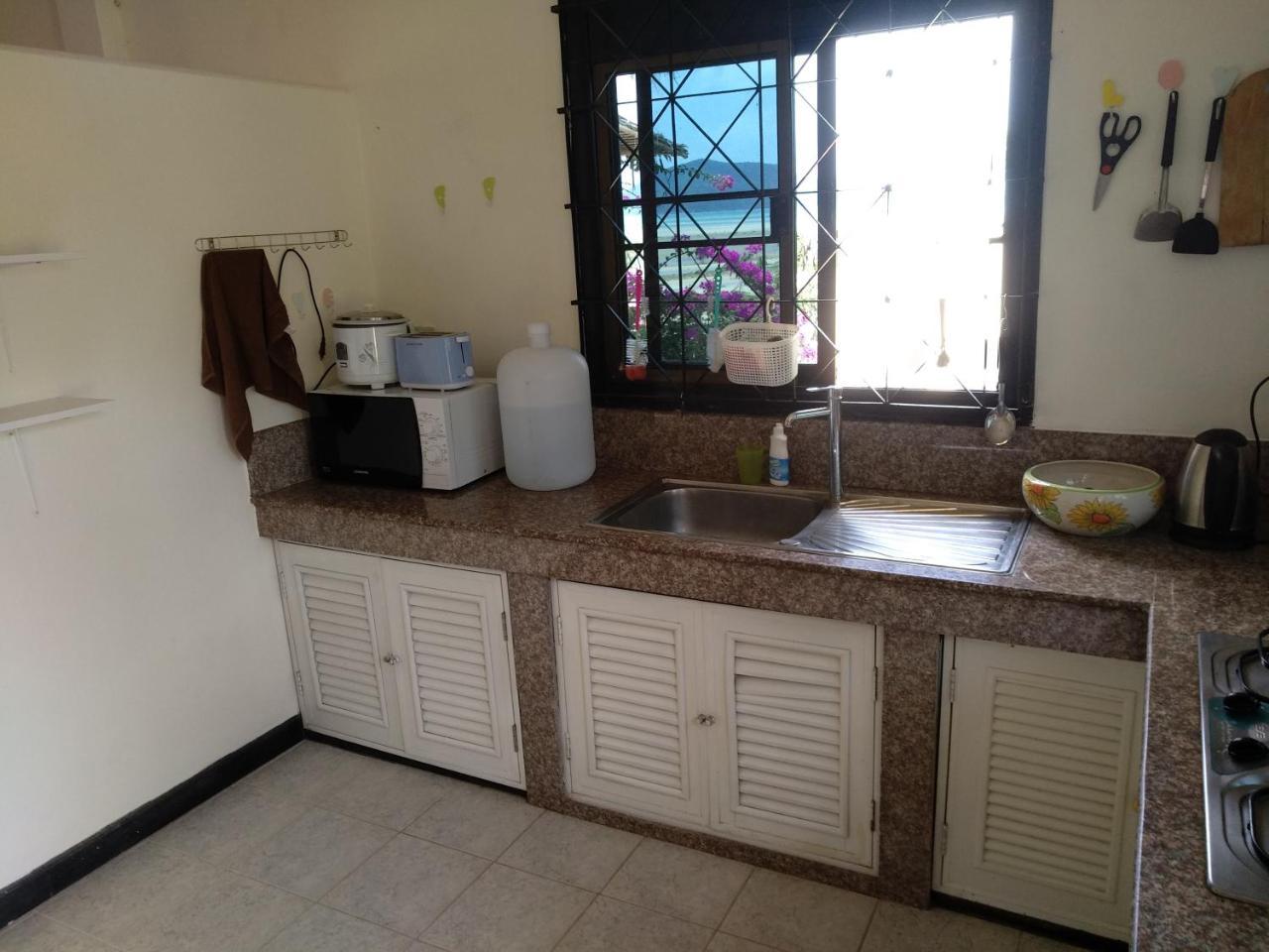 Right On The Beach House Villa Taling Ngam Beach Eksteriør bilde