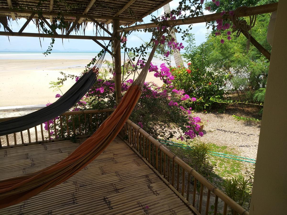 Right On The Beach House Villa Taling Ngam Beach Eksteriør bilde