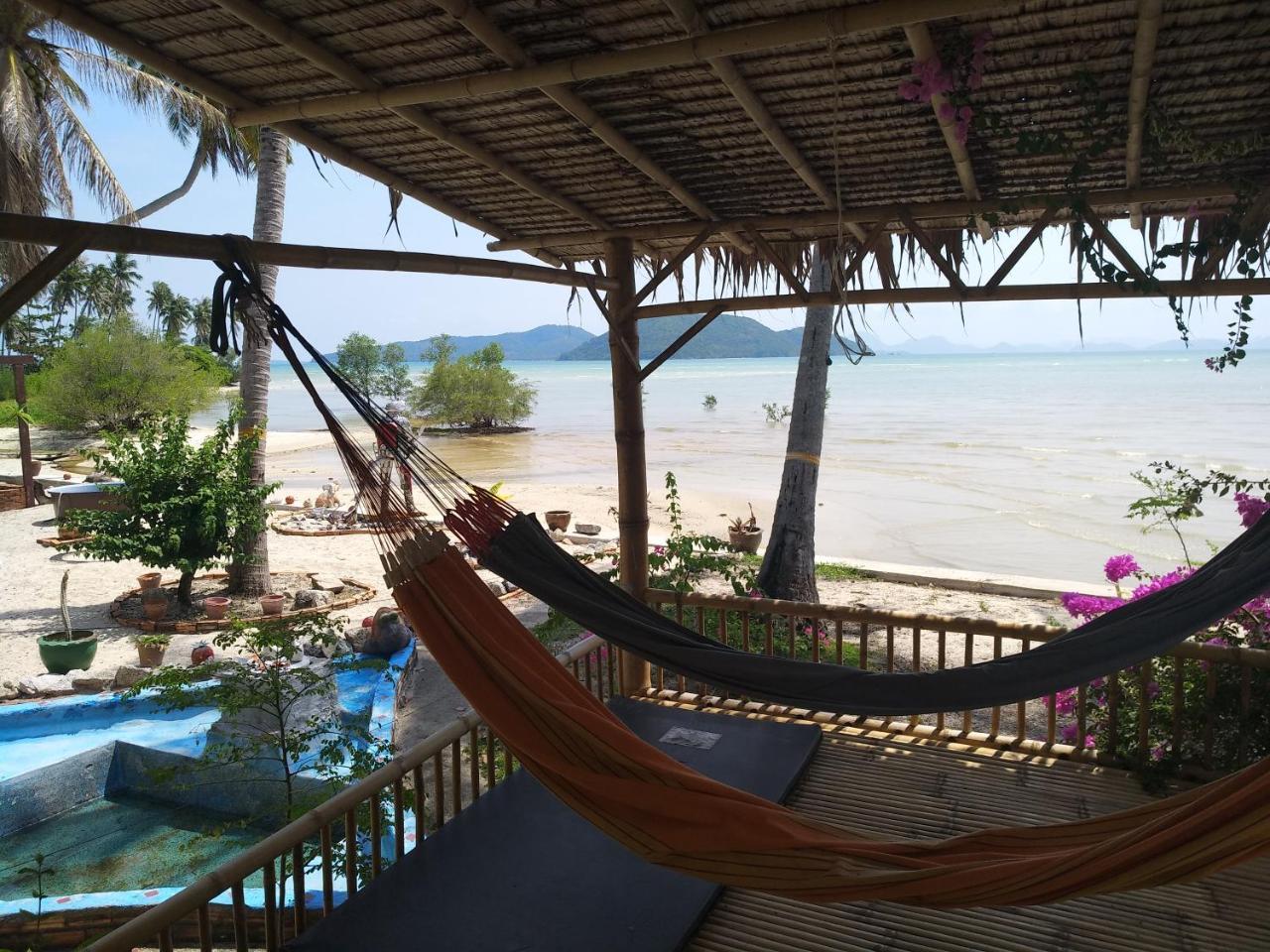 Right On The Beach House Villa Taling Ngam Beach Eksteriør bilde